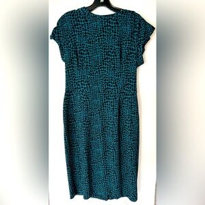 Calvin Klein green and black dress size 8 & 40” long.